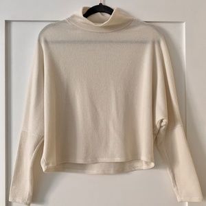 Melrose and Market ivory light turtle neck crop top sweater/ Size small